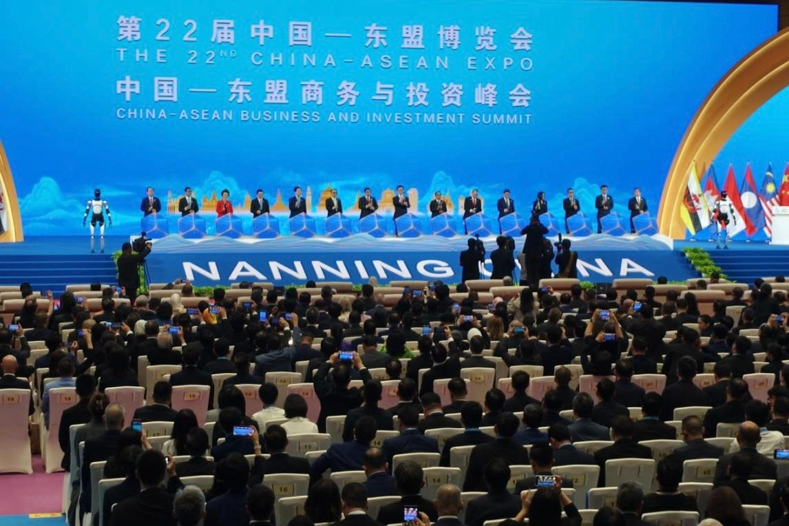 完美·(中国)体育机器人闪耀中国-东盟博览会，以具身智能助力国际盛会